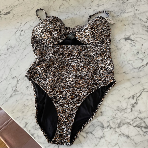 NEW Animal Pattern Gorgeous Swimsuit - Picture 4 of 12